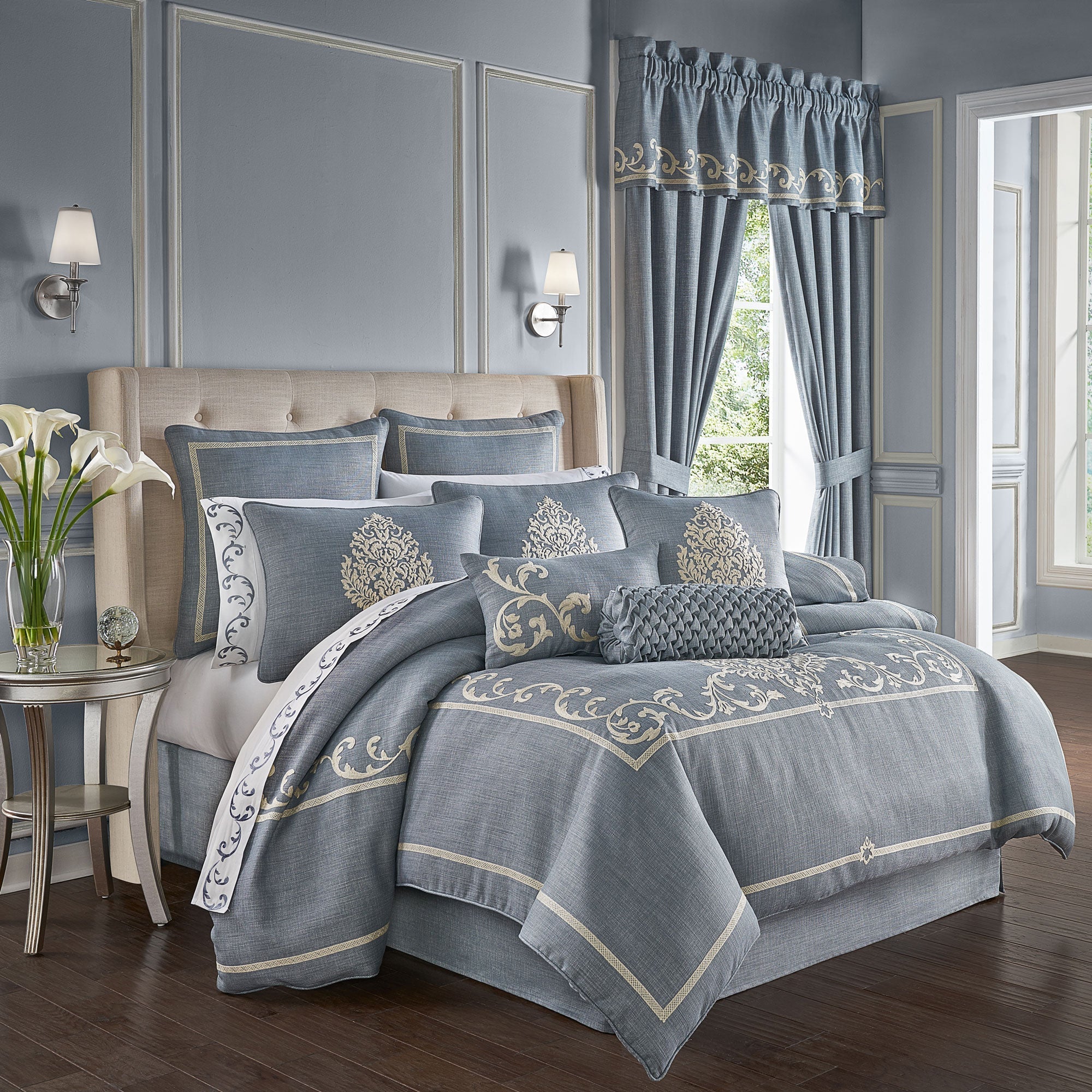 Aurora 4 Piece Comforter Set in Blue by J.Queen New York